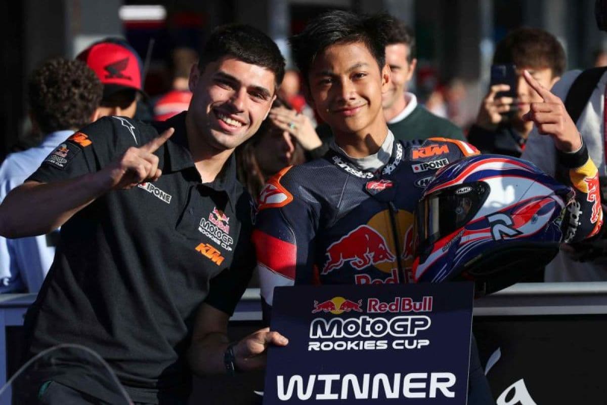 Merah Putih Mengaum di Catalunya! Kiandra Ramadhipa Siap Mengukir Sejarah dari Baris Depan Moto3 Junior!